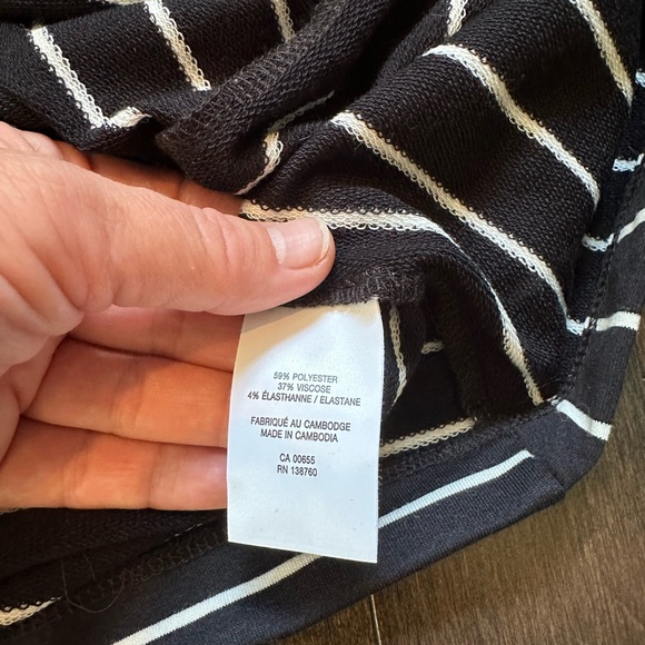 Dressy and Boxy Reitmans Sweatshirt - Picture 4 of 4